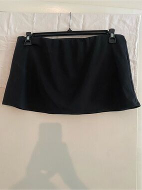 Be Creative black skirted swim bikini.